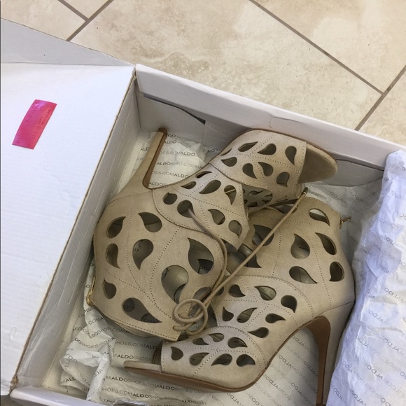 Beige mesh cutout shoes from Aldo - Picture 3 of 3